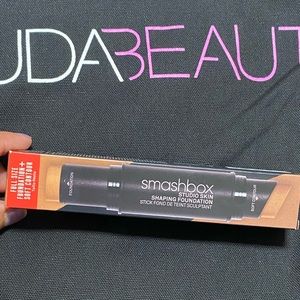 Smashbox stock foundation